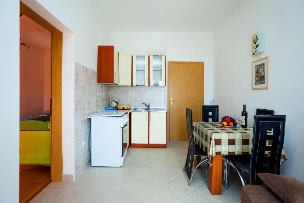 Villa Maria Apartments 卡梅纳里 外观 照片