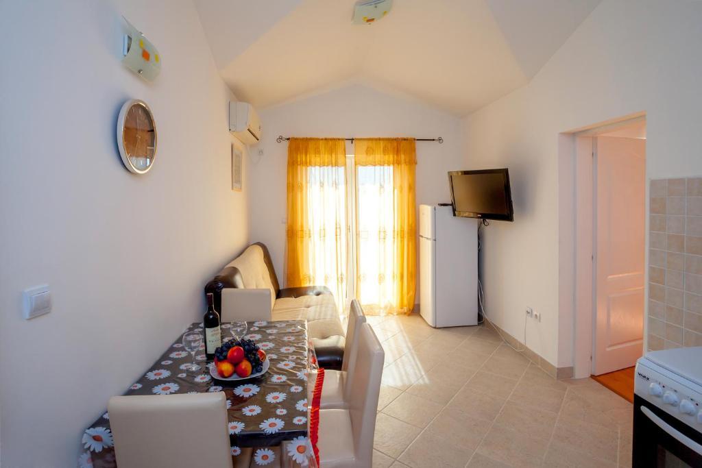 Villa Maria Apartments 卡梅纳里 客房 照片